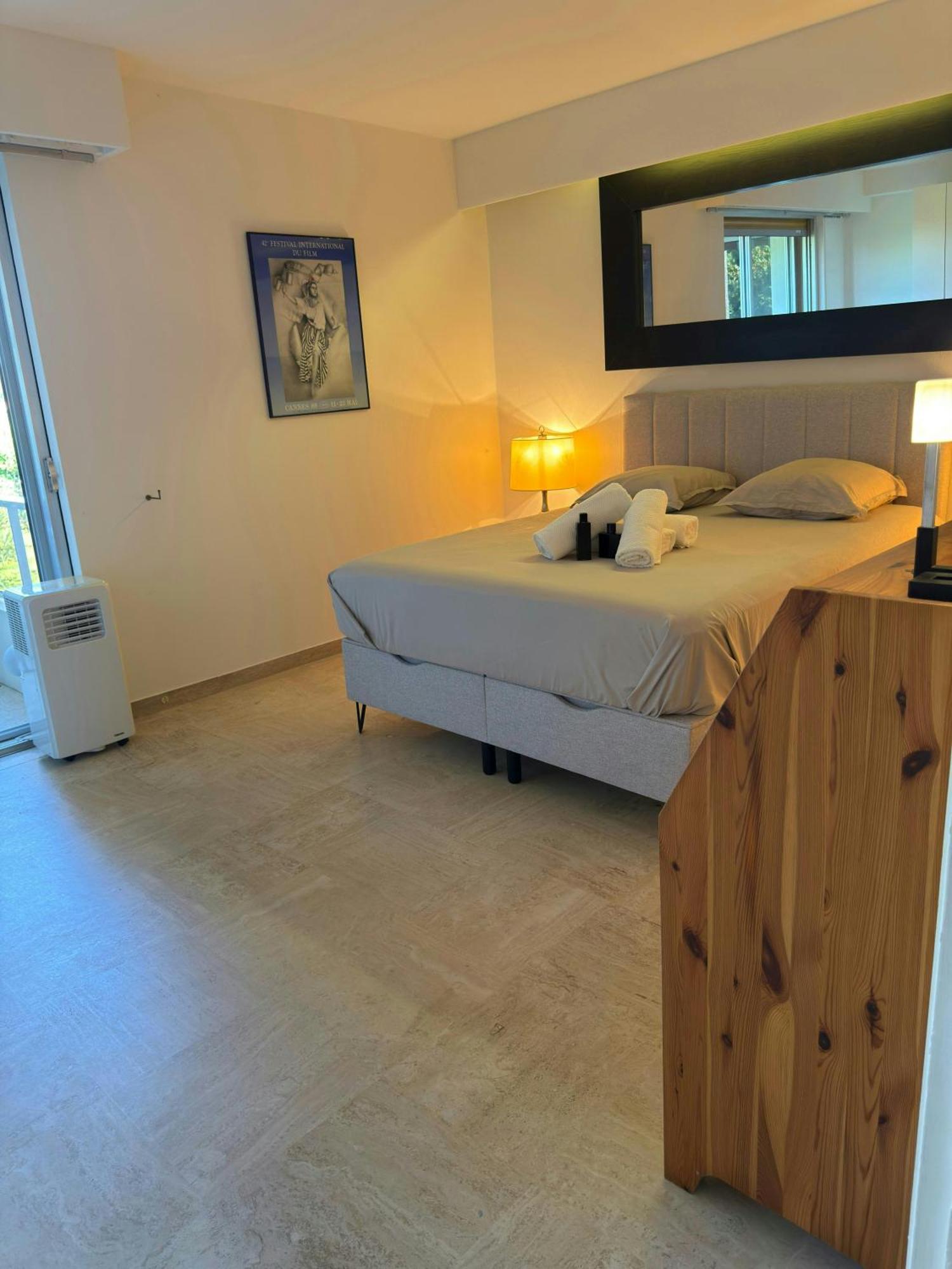 Appartement Marilyn Beach 2 Piece Vue Mer Terrasse Garage Cannes